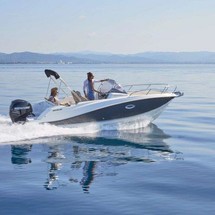 Quicksilver Activ 675 Sundeck