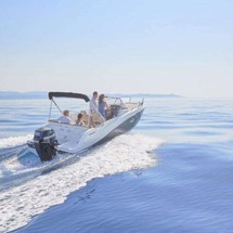Quicksilver Activ 675 Sundeck