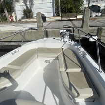Boston Whaler 270 Dauntless