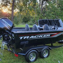 Tracker Targa V-18 WT