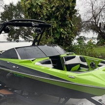 Malibu Wakesetter 22 MXZ