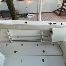 Boston Whaler 350 Outrage