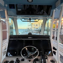 Boston Whaler 350 Outrage