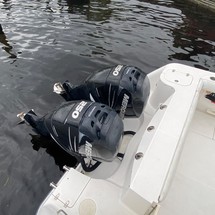 Boston Whaler 305 Conquest