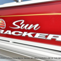 Sun Tracker Bass Buggy 18 DLX