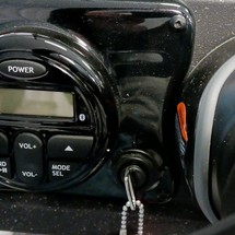 Tracker Targa V-19 WT