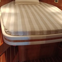 Cayman 43