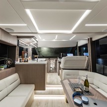 Galeon 440 Fly