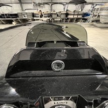 Lund Boats 1875 Pro-V Bass