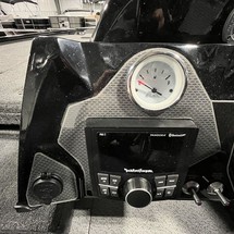 Lund Boats 1875 Pro-V Bass