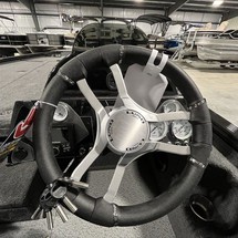 Lund Boats 1875 Pro-V Bass