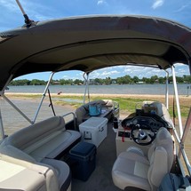 Sun Tracker Party Barge 20 DLX