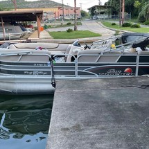 Sun Tracker Party Barge 20 DLX