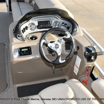 Sun Tracker SportFish 22 DLX