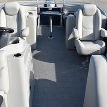 Sunchaser Boats Geneva Cruise 22 LR DH