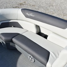 Sunchaser Boats Geneva Cruise 22 LR DH