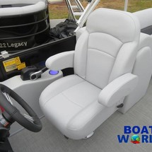 Premier Pontoons Navigator 220