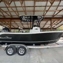 Nauticstar 2302 legacy