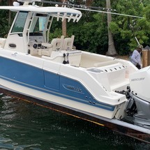 Boston Whaler 280 Outrage