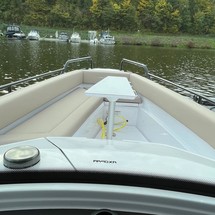 Axopar 28 Cabin