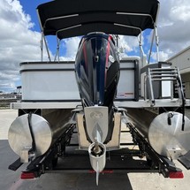 Larson LX 850 Classic SF