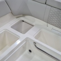 Sea Ray Sun Sport 230