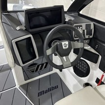 Malibu Wakesetter 23 LSV