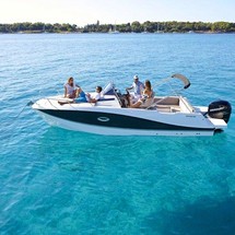 Quicksilver Activ 755 Sundeck