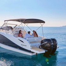 Quicksilver Activ 875 Sundeck