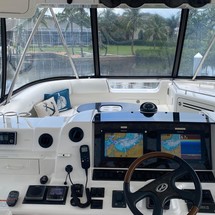 Sea Ray 580 Sedan Bridge