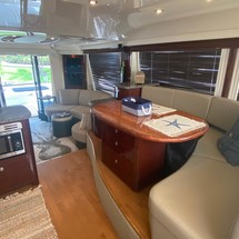 Sea Ray 580 Sedan Bridge