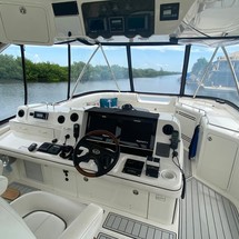 Sea Ray 580 Sedan Bridge