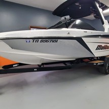 Malibu Wakesetter 23 LSV