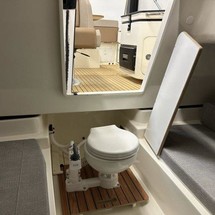 Quicksilver Activ 755 Sundeck