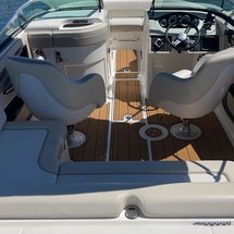 Sea Ray 220 Sundeck
