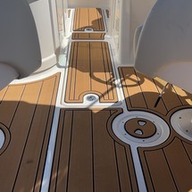 Sea Ray 220 Sundeck