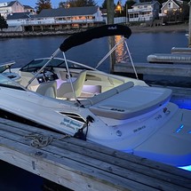 Sea Ray 220 Sundeck