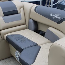 Sunchaser Boats Geneva Cruise 22 LR DH