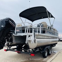 Sun Tracker Fishin Barge 20 DLX
