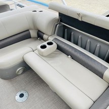 Sun Tracker Fishin Barge 20 DLX