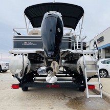 Sun Tracker Fishin Barge 20 DLX