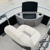 Sun Tracker Fishin Barge 20 DLX