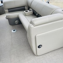 Sun Tracker Fishin Barge 20 DLX