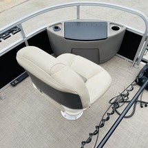 Sun Tracker Fishin Barge 20 DLX