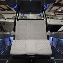 Fountain 38 center console te