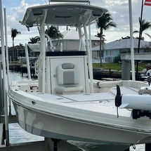 Ranger boats 2400 bay