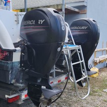 Glacier bay isle runner blue hull 2670