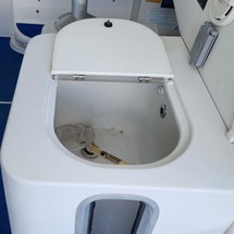 Glacier bay isle runner blue hull 2670