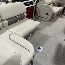 Sun Tracker Party Barge 22 DLX