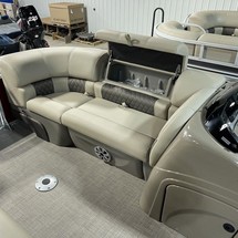 Sun Tracker Party Barge 22 DLX